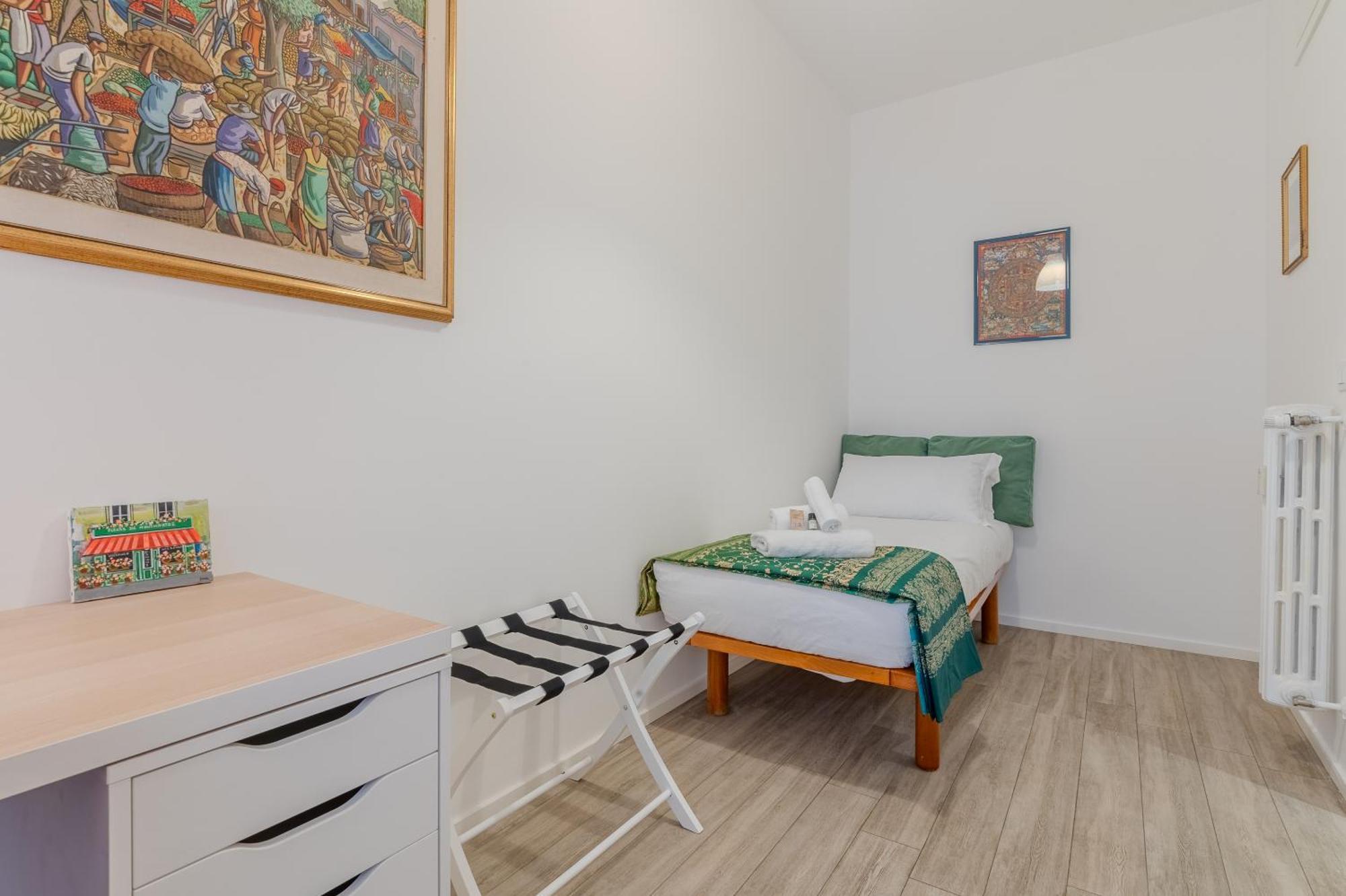 Apartment Journalist Sistine Chapel *