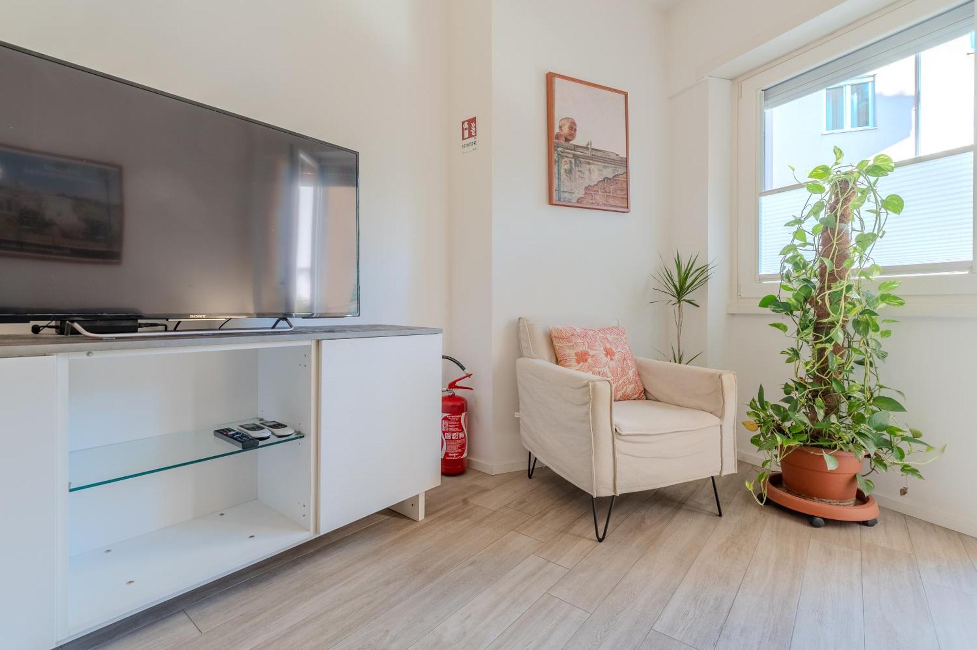 Journalist Sistine Chapel Apartment Rom
