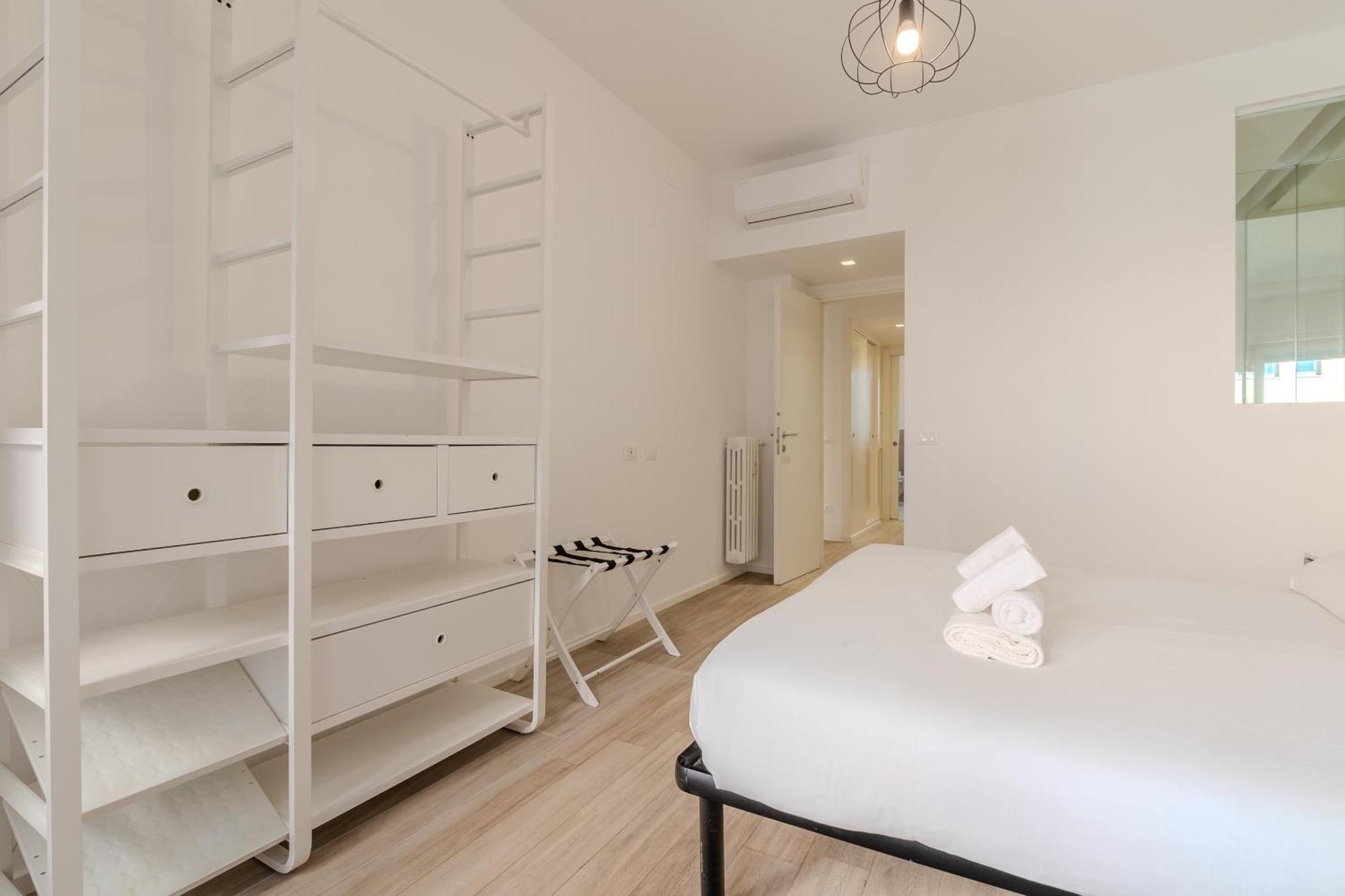 Apartment Journalist Sistine Chapel *