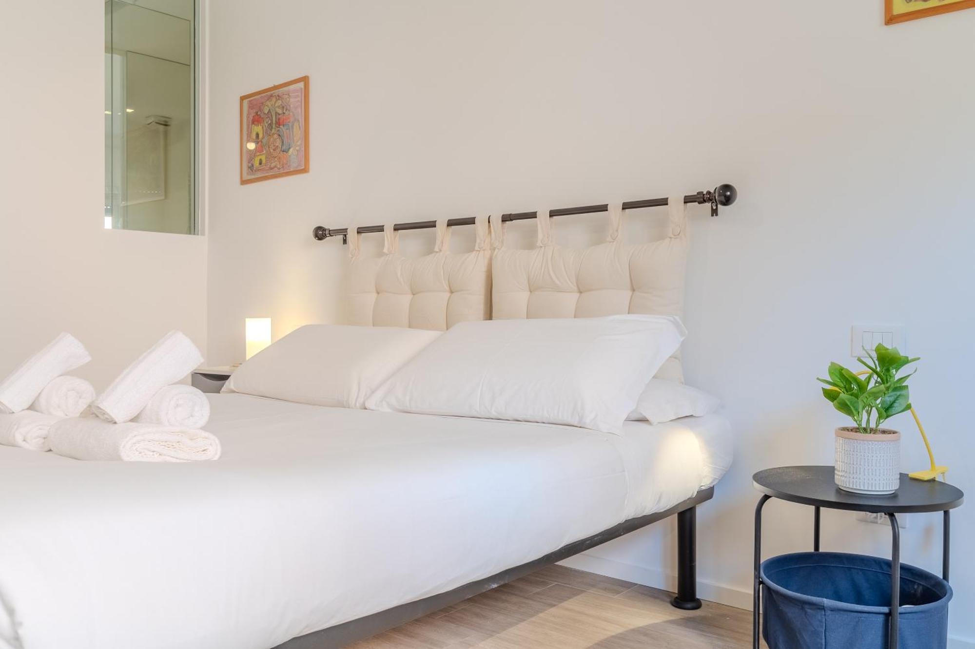 Journalist Sistine Chapel Apartment Rom